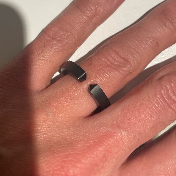 vitaly verge genderless ring. Brand new. Matt black - Picture 1 of 5